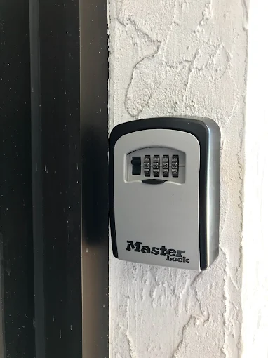 Key lockbox installation