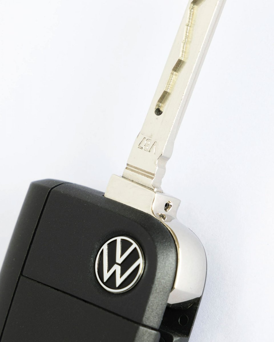 Broken car key extraction Sarasota FL by Lockhart Locksmith